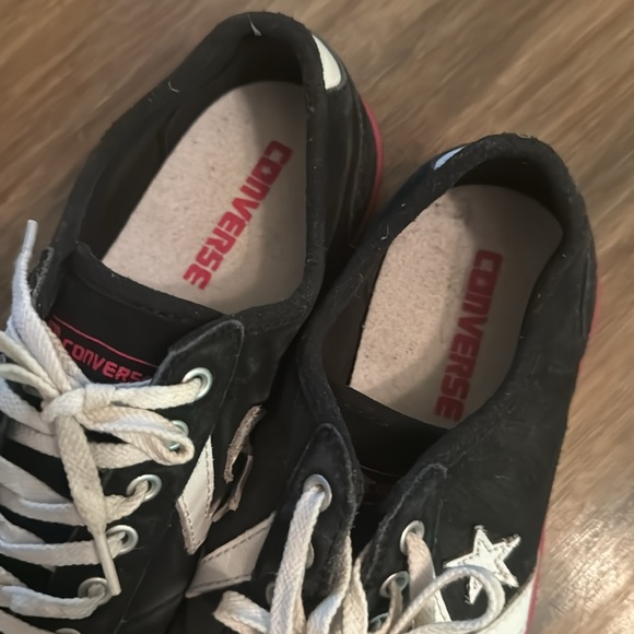 Women’s Size 8 suede like shoes. Retro look and in excellent used condition - Picture 7 of 7